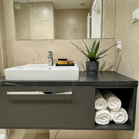 Baltic Infinity 417 - & Pool Access